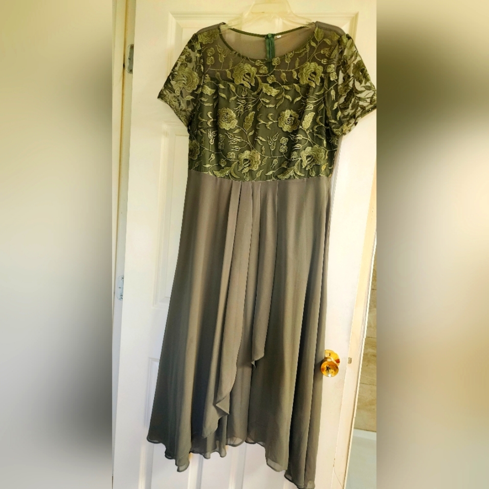 Wedding,Party, Mother Bride/Groom High/low gown. 12/14 Sage green. Comfortable.